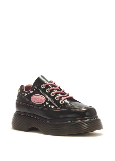 Dr. Martens Buzz 5I Hearts & Stars zwart roze – schuin van voren