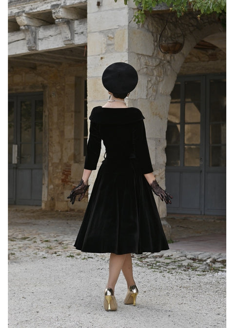 Hearts & Roses Pheobe Velvet 50's Swing Jurk Zwart – originele modelfoto