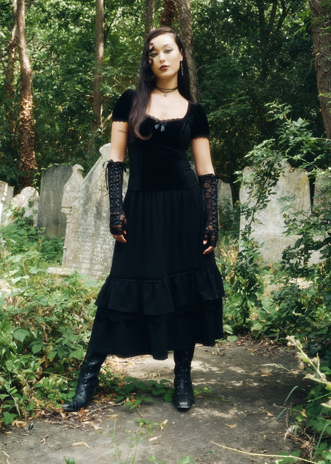 Hell Bunny Disenchanted Top Zwart – campagnefoto 1